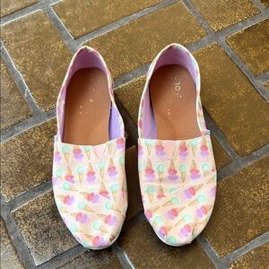 Toms Pink Ice Cream Cone Print Classic Canvas Alpargata Slip On Shoes